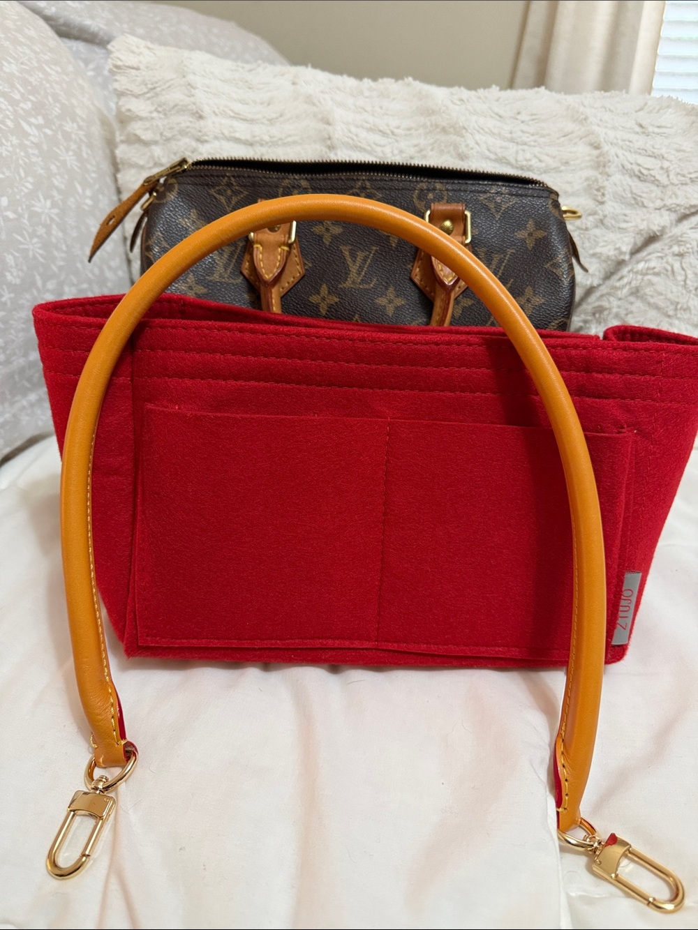 Authentic Louis Vuitton monogram speedy 25 with D rings - Picture 12 of 15
